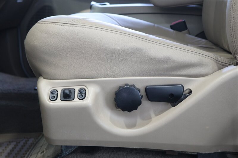 2000 Ford F-350 Super Duty Lariat 4dr SuperCab Lariat  1-FAMILY OWNED* 100% RUST FREE / ACCIDENT FREE* NEW 33 "BFG KO3* NEW 2.5 "LEVELING KIT* CANOPY / TRAILER BRAKES / LINEX BED LINER* BD ENGINE BREAK / BANKS MONSTER EXHAUST - Photo 66 - Portland, OR 97230