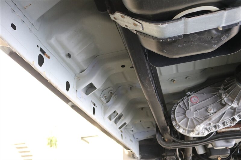 2000 Ford F-350 Super Duty Lariat 4dr SuperCab Lariat  1-FAMILY OWNED* 100% RUST FREE / ACCIDENT FREE* NEW 33 "BFG KO3* NEW 2.5 "LEVELING KIT* CANOPY / TRAILER BRAKES / LINEX BED LINER* BD ENGINE BREAK / BANKS MONSTER EXHAUST - Photo 24 - Portland, OR 97230