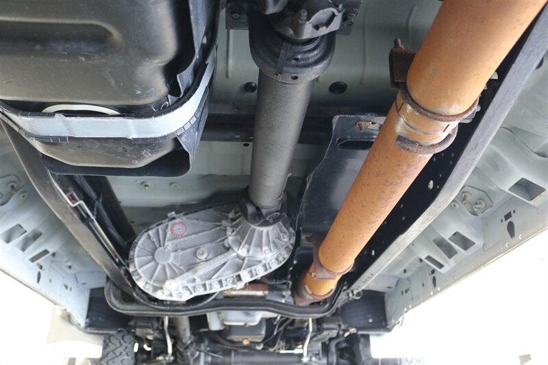 2000 Ford F-350 Super Duty Lariat 4dr SuperCab Lariat  1-FAMILY OWNED* 100% RUST FREE / ACCIDENT FREE* NEW 33 "BFG KO3* NEW 2.5 "LEVELING KIT* CANOPY / TRAILER BRAKES / LINEX BED LINER* BD ENGINE BREAK / BANKS MONSTER EXHAUST - Photo 25 - Portland, OR 97230