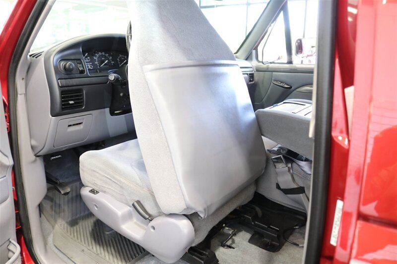 1996 Ford F-250 XLT  2-OWNER SINCE NEW* 100% RUST & CORROSION FREE* 100% STOCK* NEW 33 "  BFG KO3s* NEVER HAD 5TH WHEEL OR GOOSENECK* SPRAY IN BED LINER* FULL NEW FRESH SERVICE* ALL ORIGINAL BOOKS* FACTORY 2-TONE - Photo 78 - Portland, OR 97230