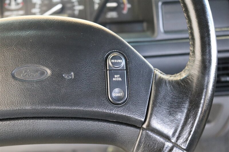 1996 Ford F-250 XLT  2-OWNER SINCE NEW* 100% RUST & CORROSION FREE* 100% STOCK* NEW 33 "  BFG KO3s* NEVER HAD 5TH WHEEL OR GOOSENECK* SPRAY IN BED LINER* FULL NEW FRESH SERVICE* ALL ORIGINAL BOOKS* FACTORY 2-TONE - Photo 89 - Portland, OR 97230