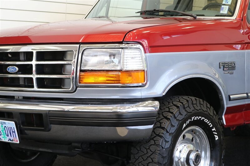 1996 Ford F-250 XLT  2-OWNER SINCE NEW* 100% RUST & CORROSION FREE* 100% STOCK* NEW 33 "  BFG KO3s* NEVER HAD 5TH WHEEL OR GOOSENECK* SPRAY IN BED LINER* FULL NEW FRESH SERVICE* ALL ORIGINAL BOOKS* FACTORY 2-TONE - Photo 12 - Portland, OR 97230
