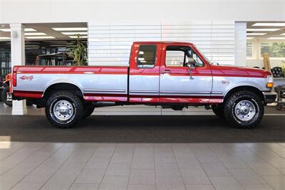 1996 Ford F-250 XLT  2-OWNER SINCE NEW* 100% RUST & CORROSION FREE* 100% STOCK* NEW 33 "  BFG KO3s* NEVER HAD 5TH WHEEL OR GOOSENECK* SPRAY IN BED LINER* FULL NEW FRESH SERVICE* ALL ORIGINAL BOOKS* FACTORY 2-TONE - Photo 5 - Portland, OR 97230