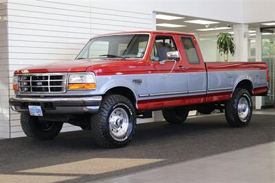 1996 Ford F-250 XLT  2-OWNER SINCE NEW* 100% RUST & CORROSION FREE* 100% STOCK* NEW 33 "  BFG KO3s* NEVER HAD 5TH WHEEL OR GOOSENECK* SPRAY IN BED LINER* FULL NEW FRESH SERVICE* ALL ORIGINAL BOOKS* FACTORY 2-TONE - Photo 3 - Portland, OR 97230
