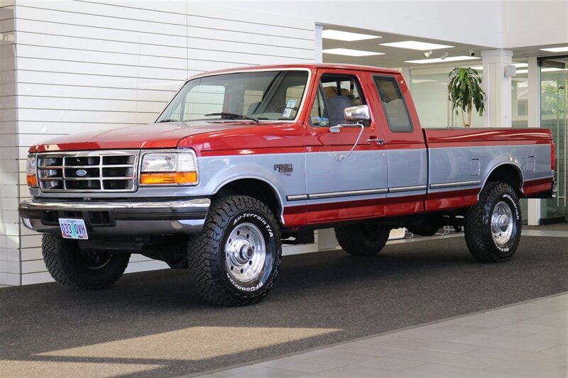 1996 Ford F-250 XLT  2-OWNER SINCE NEW* 100% RUST & CORROSION FREE* 100% STOCK* NEW 33 "  BFG KO3s* NEVER HAD 5TH WHEEL OR GOOSENECK* SPRAY IN BED LINER* FULL NEW FRESH SERVICE* ALL ORIGINAL BOOKS* FACTORY 2-TONE - Photo 3 - Portland, OR 97230