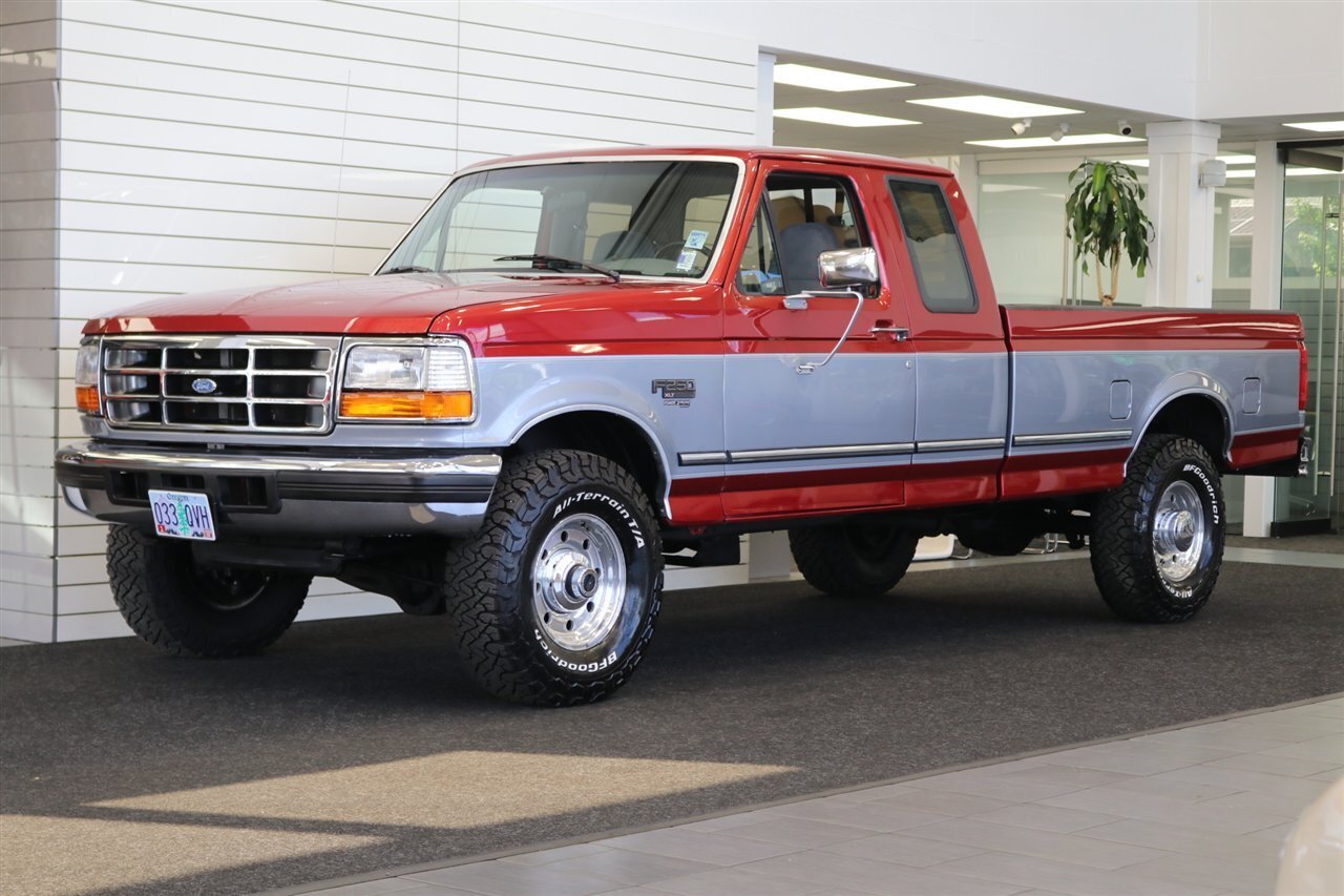 1996 Ford F-250 XLT  2-OWNER SINCE NEW* 100% RUST & CORROSION FREE* 100% STOCK* NEW 33 "  BFG KO3s* NEVER HAD 5TH WHEEL OR GOOSENECK* SPRAY IN BED LINER* FULL NEW FRESH SERVICE* ALL ORIGINAL BOOKS* FACTORY 2-TONE - Photo 1 - Portland, OR 97230