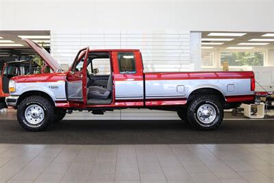 1996 Ford F-250 XLT  2-OWNER SINCE NEW* 100% RUST & CORROSION FREE* 100% STOCK* NEW 33 "  BFG KO3s* NEVER HAD 5TH WHEEL OR GOOSENECK* SPRAY IN BED LINER* FULL NEW FRESH SERVICE* ALL ORIGINAL BOOKS* FACTORY 2-TONE - Photo 10 - Portland, OR 97230
