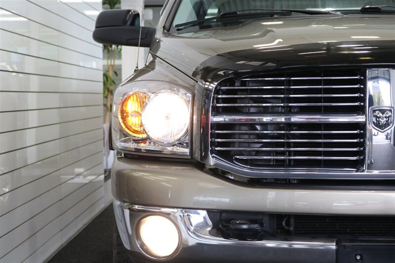 2009 Dodge Ram 3500 SLT 1-OWNER* 6-SPEED MANUAL* 51K ORIGINAL MILES* COLLECTOR GRADE* 6-PASS SEATING* LINEX BED LINER* REAR AIR BAGS* 100% RUST FREE* ALL SERVICE RECORDS @ DODGE DEALER SINCE NEW* BOOKS-KEYS-WINDOW STICKER - Photo 40 - Portland, OR 97230
