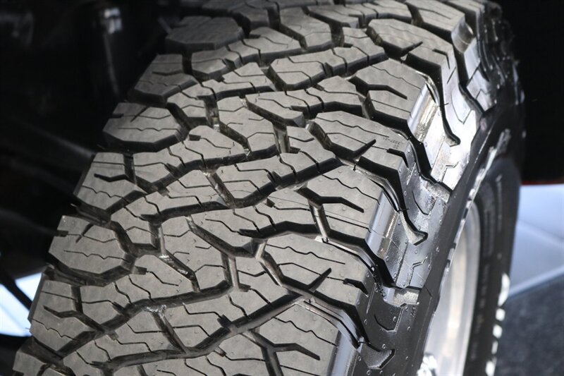 2006 Chevrolet Silverado 2500 LT3  1-OWNER LBZ WITH 37K MILES* 100% RUST FREE* LONG BED LT3 PKG* NEW 33 " BFG KO3 10-PLYs* ALL BOOKS-MANUALS-WINDOW STICKER* FULL FRESH SERVICE* BED IS NEW NEVER USED* OREGON TRUCK SINCE NEW - Photo 53 - Portland, OR 97230