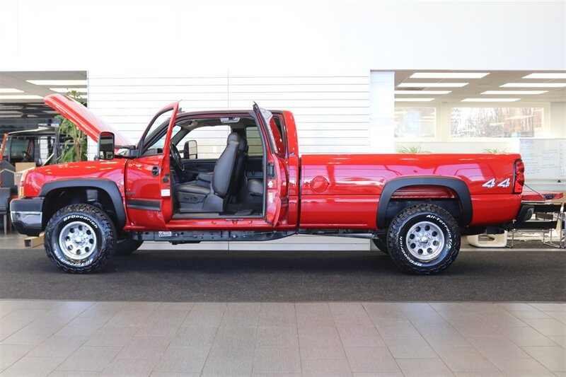 2006 Chevrolet Silverado 2500 LT3  1-OWNER LBZ WITH 37K MILES* 100% RUST FREE* LONG BED LT3 PKG* NEW 33 " BFG KO3 10-PLYs* ALL BOOKS-MANUALS-WINDOW STICKER* FULL FRESH SERVICE* BED IS NEW NEVER USED* OREGON TRUCK SINCE NEW - Photo 10 - Portland, OR 97230