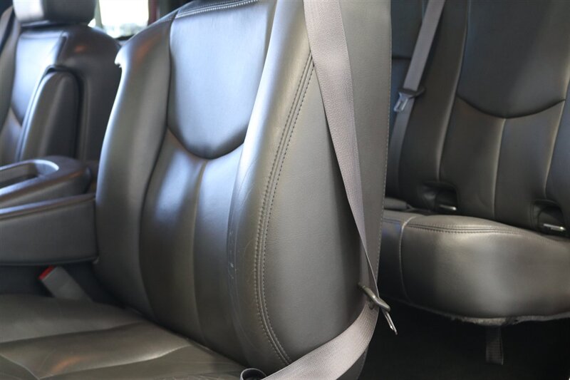 2006 Chevrolet Silverado 2500 LT3  1-OWNER LBZ WITH 37K MILES* 100% RUST FREE* LONG BED LT3 PKG* NEW 33 " BFG KO3 10-PLYs* ALL BOOKS-MANUALS-WINDOW STICKER* FULL FRESH SERVICE* BED IS NEW NEVER USED* OREGON TRUCK SINCE NEW - Photo 72 - Portland, OR 97230