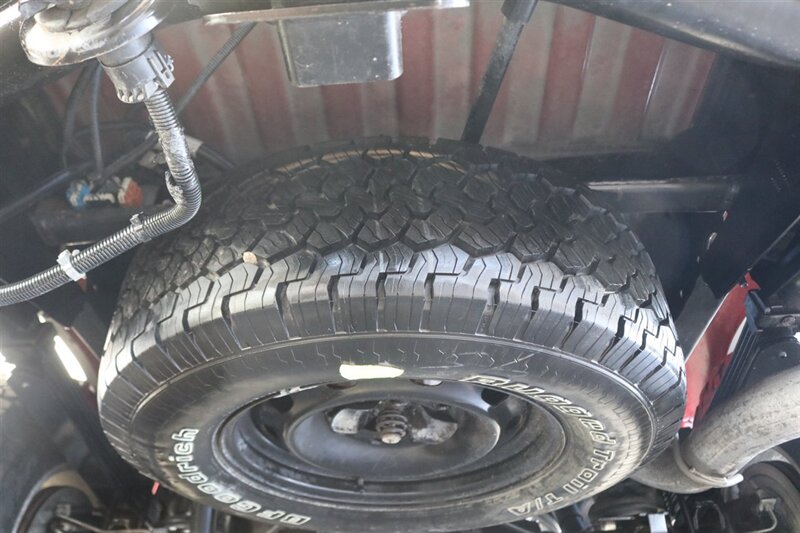 2006 Chevrolet Silverado 2500 LT3  1-OWNER LBZ WITH 37K MILES* 100% RUST FREE* LONG BED LT3 PKG* NEW 33 " BFG KO3 10-PLYs* ALL BOOKS-MANUALS-WINDOW STICKER* FULL FRESH SERVICE* BED IS NEW NEVER USED* OREGON TRUCK SINCE NEW - Photo 34 - Portland, OR 97230