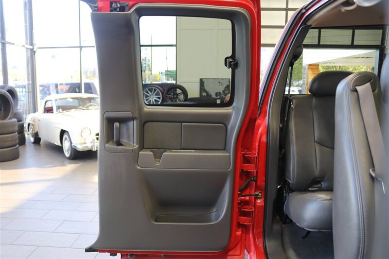 2006 Chevrolet Silverado 2500 LT3  1-OWNER LBZ WITH 37K MILES* 100% RUST FREE* LONG BED LT3 PKG* NEW 33 " BFG KO3 10-PLYs* ALL BOOKS-MANUALS-WINDOW STICKER* FULL FRESH SERVICE* BED IS NEW NEVER USED* OREGON TRUCK SINCE NEW - Photo 67 - Portland, OR 97230