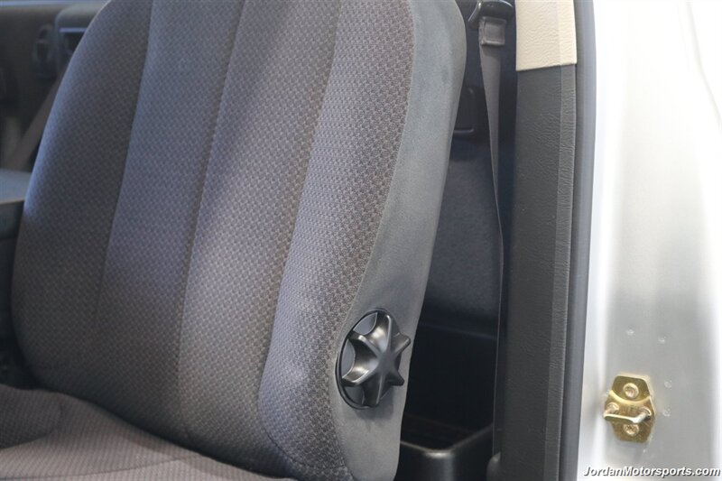 2005 Dodge Ram 2500 SLT  1-OWNER* 100% RUST FREE* NEW 35 " TOYO A/T III 10-PLYS* REAR AIRBAGS* NEW 2.5 " BILSTEIN 5100 LEVEL KIT* 5TH WHEEL* NEW TRANSMISSION VALVE BODY & SERVICE* COOLANT FLUSH & AC CHARGE* LIKE NEW* - Photo 76 - Portland, OR 97230