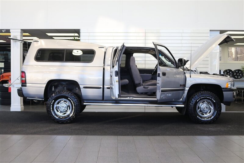 1998 Dodge Ram 2500 Laramie SLT 1-OWNER* SHORT BED* ALL SERVICE RECORDS SINCE NEW W/ ORIGINAL WINDOW STICKER* NEW 33 " BFG KO3 10-PLYS* NEVER HAD 5TH WHEEL OR GOOSE NECK* COOLANT & AC SERVICE* NEW STEERING BOX - Photo 11 - Portland, OR 97230