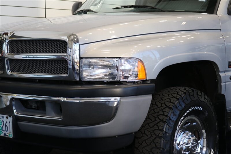 1998 Dodge Ram 2500 Laramie SLT 1-OWNER* SHORT BED* ALL SERVICE RECORDS SINCE NEW W/ ORIGINAL WINDOW STICKER* NEW 33 " BFG KO3 10-PLYS* NEVER HAD 5TH WHEEL OR GOOSE NECK* COOLANT & AC SERVICE* NEW STEERING BOX - Photo 12 - Portland, OR 97230