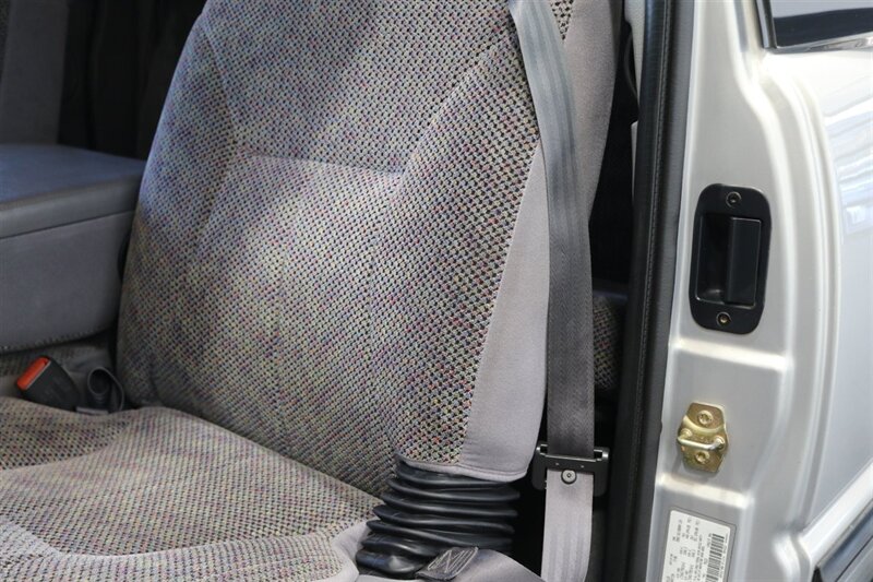 1998 Dodge Ram 2500 Laramie SLT 1-OWNER* SHORT BED* ALL SERVICE RECORDS SINCE NEW W/ ORIGINAL WINDOW STICKER* NEW 33 " BFG KO3 10-PLYS* NEVER HAD 5TH WHEEL OR GOOSE NECK* COOLANT & AC SERVICE* NEW STEERING BOX - Photo 70 - Portland, OR 97230