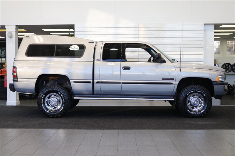 1998 Dodge Ram 2500 Laramie SLT 1-OWNER* SHORT BED* ALL SERVICE RECORDS SINCE NEW W/ ORIGINAL WINDOW STICKER* NEW 33 " BFG KO3 10-PLYS* NEVER HAD 5TH WHEEL OR GOOSE NECK* COOLANT & AC SERVICE* NEW STEERING BOX - Photo 5 - Portland, OR 97230