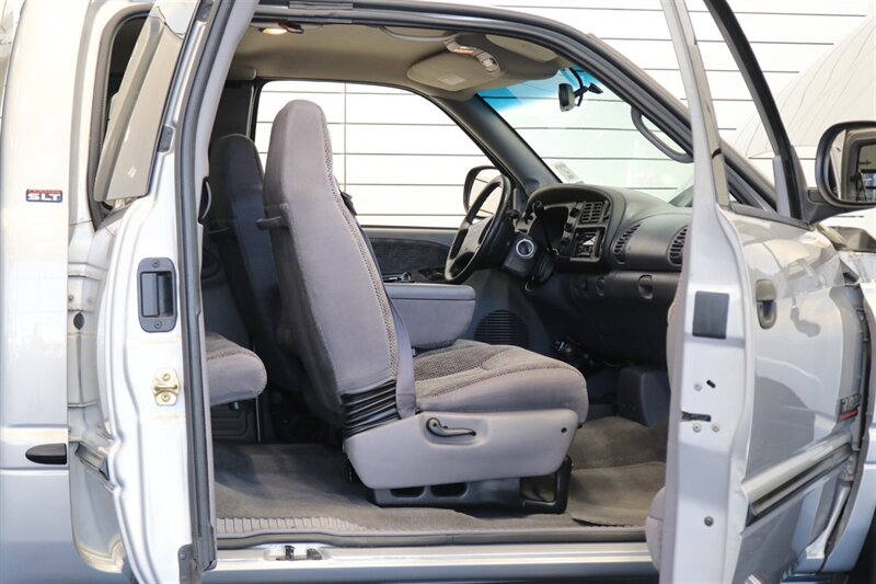 1998 Dodge Ram 2500 Laramie SLT 1-OWNER* SHORT BED* ALL SERVICE RECORDS SINCE NEW W/ ORIGINAL WINDOW STICKER* NEW 33 " BFG KO3 10-PLYS* NEVER HAD 5TH WHEEL OR GOOSE NECK* COOLANT & AC SERVICE* NEW STEERING BOX - Photo 59 - Portland, OR 97230