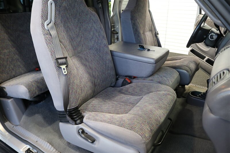 1998 Dodge Ram 2500 Laramie SLT 1-OWNER* SHORT BED* ALL SERVICE RECORDS SINCE NEW W/ ORIGINAL WINDOW STICKER* NEW 33 " BFG KO3 10-PLYS* NEVER HAD 5TH WHEEL OR GOOSE NECK* COOLANT & AC SERVICE* NEW STEERING BOX - Photo 17 - Portland, OR 97230