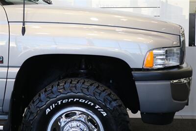 1998 Dodge Ram 2500 Laramie SLT 1-OWNER* SHORT BED* ALL SERVICE RECORDS SINCE NEW W/ ORIGINAL WINDOW STICKER* NEW 33 " BFG KO3 10-PLYS* NEVER HAD 5TH WHEEL OR GOOSE NECK* COOLANT & AC SERVICE* NEW STEERING BOX - Photo 49 - Portland, OR 97230