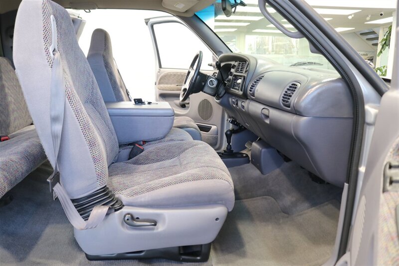 1998 Dodge Ram 2500 Laramie SLT 1-OWNER* SHORT BED* ALL SERVICE RECORDS SINCE NEW W/ ORIGINAL WINDOW STICKER* NEW 33 " BFG KO3 10-PLYS* NEVER HAD 5TH WHEEL OR GOOSE NECK* COOLANT & AC SERVICE* NEW STEERING BOX - Photo 73 - Portland, OR 97230