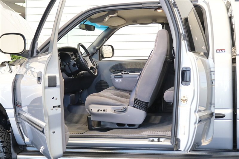 1998 Dodge Ram 2500 Laramie SLT 1-OWNER* SHORT BED* ALL SERVICE RECORDS SINCE NEW W/ ORIGINAL WINDOW STICKER* NEW 33 " BFG KO3 10-PLYS* NEVER HAD 5TH WHEEL OR GOOSE NECK* COOLANT & AC SERVICE* NEW STEERING BOX - Photo 58 - Portland, OR 97230