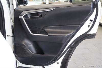 2020 Toyota RAV4 LE  CLEAN TITLE* 0-ACCIDENTS* ALWAYS SERVICED A2TOYOTA DEALER W/RECORDS SINCE NEW* UPGRADED WHEELS & TIRES* NON-SMOKER - Photo 37 - Portland, OR 97230