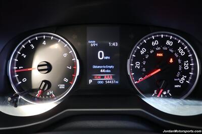 2020 Toyota RAV4 LE  CLEAN TITLE* 0-ACCIDENTS* ALWAYS SERVICED A2TOYOTA DEALER W/RECORDS SINCE NEW* UPGRADED WHEELS & TIRES* NON-SMOKER - Photo 29 - Portland, OR 97230