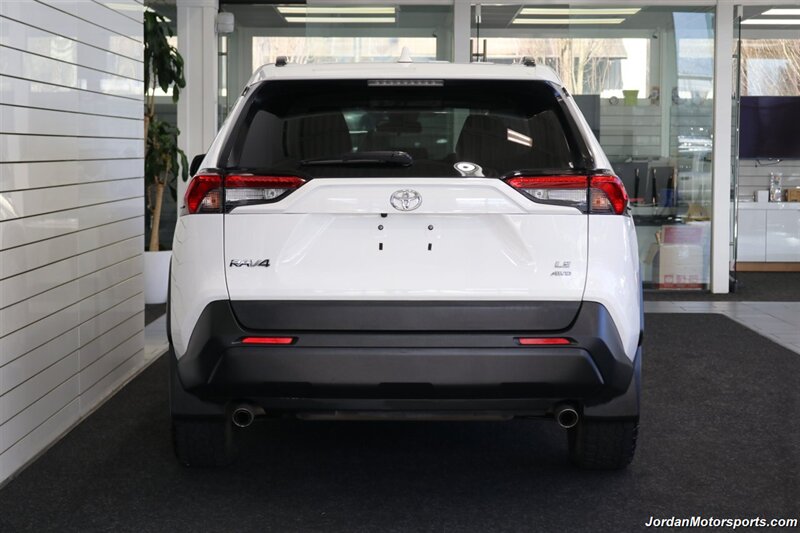 2020 Toyota RAV4 LE  CLEAN TITLE* 0-ACCIDENTS* ALWAYS SERVICED A2TOYOTA DEALER W/RECORDS SINCE NEW* UPGRADED WHEELS & TIRES* NON-SMOKER - Photo 9 - Portland, OR 97230