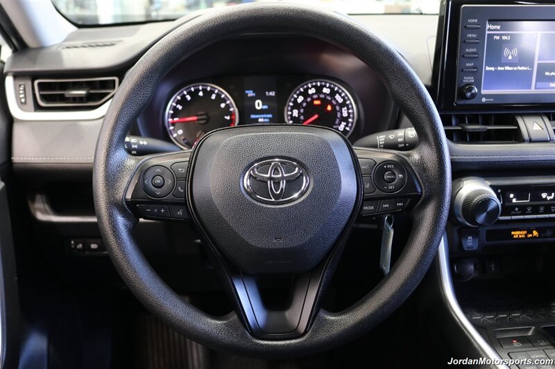 2020 Toyota RAV4 LE  CLEAN TITLE* 0-ACCIDENTS* ALWAYS SERVICED A2TOYOTA DEALER W/RECORDS SINCE NEW* UPGRADED WHEELS & TIRES* NON-SMOKER - Photo 28 - Portland, OR 97230