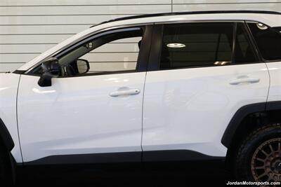 2020 Toyota RAV4 LE  CLEAN TITLE* 0-ACCIDENTS* ALWAYS SERVICED A2TOYOTA DEALER W/RECORDS SINCE NEW* UPGRADED WHEELS & TIRES* NON-SMOKER - Photo 54 - Portland, OR 97230