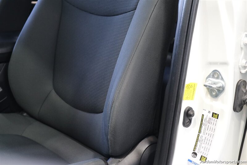 2020 Toyota RAV4 LE  CLEAN TITLE* 0-ACCIDENTS* ALWAYS SERVICED A2TOYOTA DEALER W/RECORDS SINCE NEW* UPGRADED WHEELS & TIRES* NON-SMOKER - Photo 40 - Portland, OR 97230