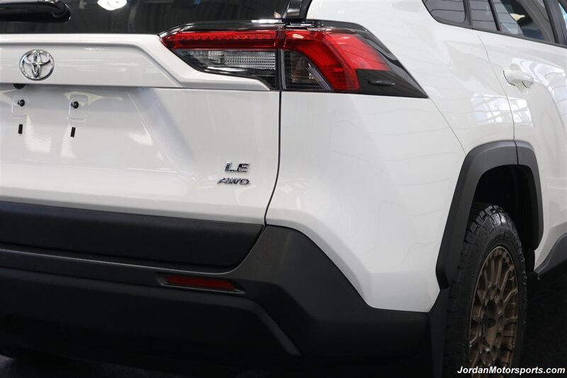 2020 Toyota RAV4 LE  CLEAN TITLE* 0-ACCIDENTS* ALWAYS SERVICED A2TOYOTA DEALER W/RECORDS SINCE NEW* UPGRADED WHEELS & TIRES* NON-SMOKER - Photo 14 - Portland, OR 97230