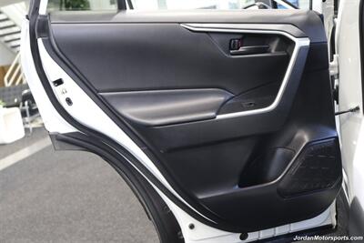 2020 Toyota RAV4 LE  CLEAN TITLE* 0-ACCIDENTS* ALWAYS SERVICED A2TOYOTA DEALER W/RECORDS SINCE NEW* UPGRADED WHEELS & TIRES* NON-SMOKER - Photo 36 - Portland, OR 97230