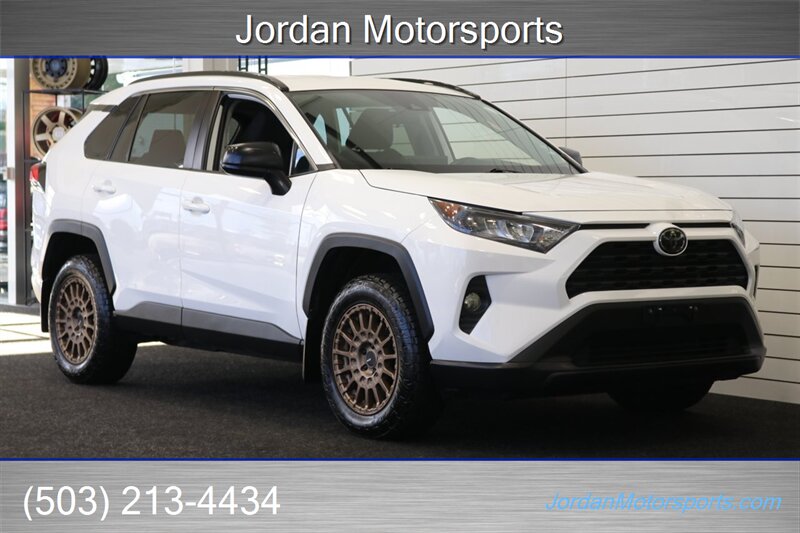 2020 Toyota RAV4 LE  CLEAN TITLE* 0-ACCIDENTS* ALWAYS SERVICED A2TOYOTA DEALER W/RECORDS SINCE NEW* UPGRADED WHEELS & TIRES* NON-SMOKER