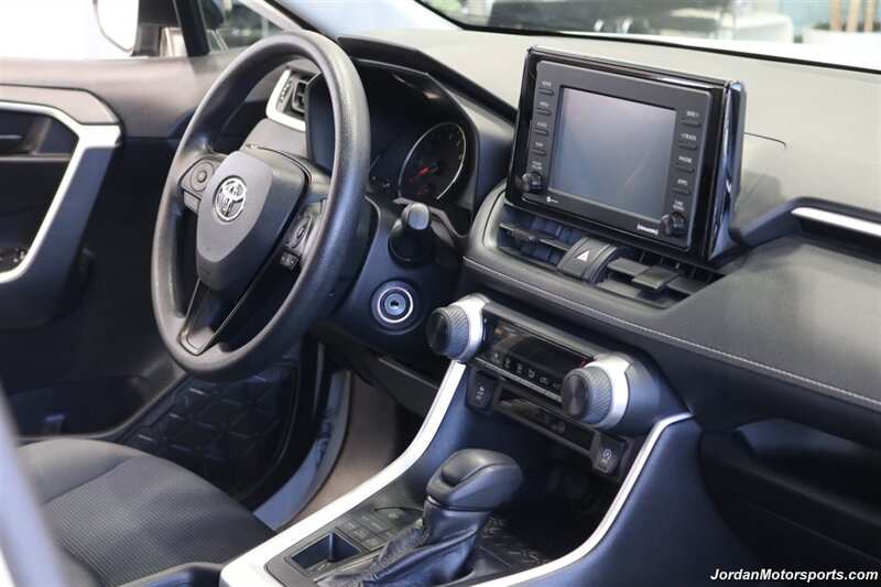 2020 Toyota RAV4 LE  CLEAN TITLE* 0-ACCIDENTS* ALWAYS SERVICED A2TOYOTA DEALER W/RECORDS SINCE NEW* UPGRADED WHEELS & TIRES* NON-SMOKER - Photo 25 - Portland, OR 97230