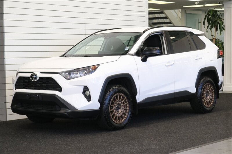2020 Toyota RAV4 LE  CLEAN TITLE* 0-ACCIDENTS* ALWAYS SERVICED A2TOYOTA DEALER W/RECORDS SINCE NEW* UPGRADED WHEELS & TIRES* NON-SMOKER