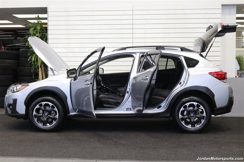 2023 Subaru Crosstrek Premium  CLEAN TITLE* 1-OWNER* 6-SPEED MANUAL* ALL 4 BRAND NEW TIRES* ALL ORIGINAL BOOKS & MANUALS & KEYS* NON-SMOKER PREVIOUS OWNER* ROOF RACK* BACK UP CAMERA - Photo 10 - Portland, OR 97230