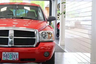 2005 Dodge Dakota SLT  V-8 MAGNUM* 4.7L* 4X4* LEER CANOPY* ALL SERVICE RECORDS SINCE NEW* NEW BRAKES / ROTORS / TIRES / FLUIDS* ALL BOOKS & 2-KEYS* 0-RUST - Photo 41 - Portland, OR 97230