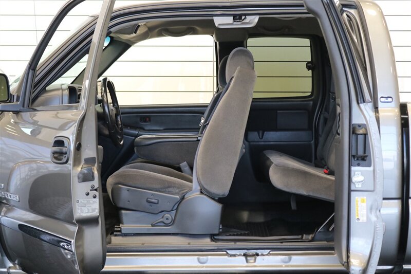 2006 GMC Sierra 2500 SLE 1  LBZ DURAMAX* 100% RUST FREE* FULLY SERVICED W/ ALL NEW FLUIDS & FILTERS* SHORT BED* 4X4* SAME OWNER FOR 20 YRS* ALL BOOKS-KEYS-WINDOW STICKER* NEVER HAD 5TH WHEEL OR GOOSENECK - Photo 62 - Portland, OR 97230