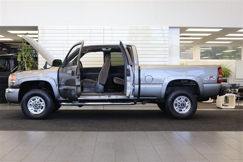2006 GMC Sierra 2500 SLE 1  LBZ DURAMAX* 100% RUST FREE* FULLY SERVICED W/ ALL NEW FLUIDS & FILTERS* SHORT BED* 4X4* SAME OWNER FOR 20 YRS* ALL BOOKS-KEYS-WINDOW STICKER* NEVER HAD 5TH WHEEL OR GOOSENECK - Photo 10 - Portland, OR 97230