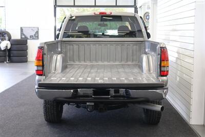 2006 GMC Sierra 2500 SLE 1  LBZ DURAMAX* 100% RUST FREE* FULLY SERVICED W/ ALL NEW FLUIDS & FILTERS* SHORT BED* 4X4* SAME OWNER FOR 20 YRS* ALL BOOKS-KEYS-WINDOW STICKER* NEVER HAD 5TH WHEEL OR GOOSENECK - Photo 15 - Portland, OR 97230