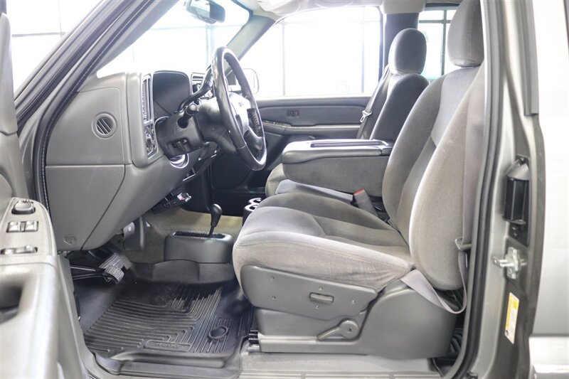 2006 GMC Sierra 2500 SLE 1  LBZ DURAMAX* 100% RUST FREE* FULLY SERVICED W/ ALL NEW FLUIDS & FILTERS* SHORT BED* 4X4* SAME OWNER FOR 20 YRS* ALL BOOKS-KEYS-WINDOW STICKER* NEVER HAD 5TH WHEEL OR GOOSENECK - Photo 78 - Portland, OR 97230