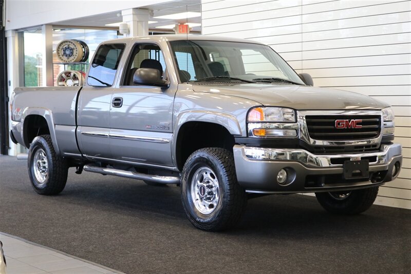 2006 GMC Sierra 2500 SLE 1  LBZ DURAMAX* 100% RUST FREE* FULLY SERVICED W/ ALL NEW FLUIDS & FILTERS* SHORT BED* 4X4* SAME OWNER FOR 20 YRS* ALL BOOKS-KEYS-WINDOW STICKER* NEVER HAD 5TH WHEEL OR GOOSENECK - Photo 2 - Portland, OR 97230