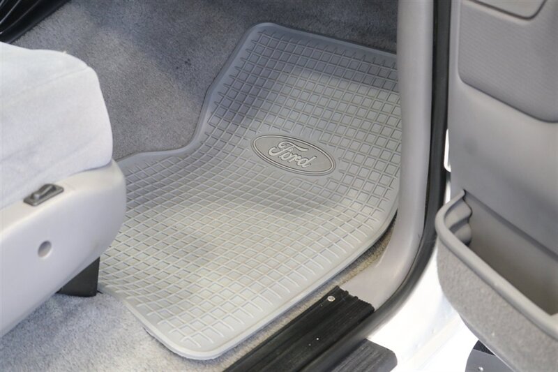 1997 Ford F-250 XLT   - Photo 83 - Portland, OR 97230