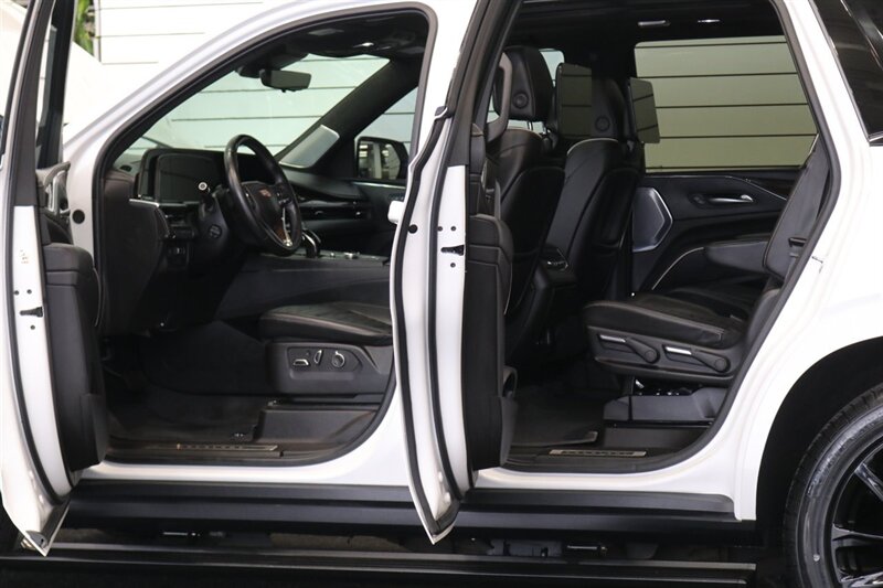 2024 Cadillac Escalade Sport Platinum 1-OWNER* UNDER FACTORY WARRANTY* POWER BOARDS* NIGHT VISION* ONYX PKG* FULLY SERVICED* NEW TIRES* PANO ROOF* ROOF RACK* CROSS BARS* ALL ORIGINAL BOOKS & MANUALS & 2-KEYS - Photo 38 - Portland, OR 97230
