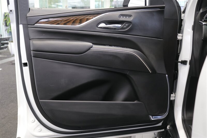 2024 Cadillac Escalade Sport Platinum 1-OWNER* UNDER FACTORY WARRANTY* POWER BOARDS* NIGHT VISION* ONYX PKG* FULLY SERVICED* NEW TIRES* PANO ROOF* ROOF RACK* CROSS BARS* ALL ORIGINAL BOOKS & MANUALS & 2-KEYS - Photo 44 - Portland, OR 97230
