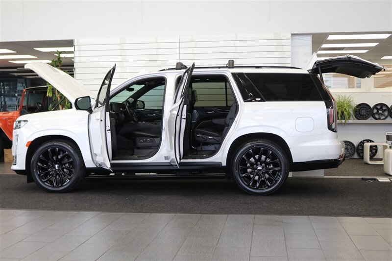 2024 Cadillac Escalade Sport Platinum 1-OWNER* UNDER FACTORY WARRANTY* POWER BOARDS* NIGHT VISION* ONYX PKG* FULLY SERVICED* NEW TIRES* PANO ROOF* ROOF RACK* CROSS BARS* ALL ORIGINAL BOOKS & MANUALS & 2-KEYS - Photo 10 - Portland, OR 97230