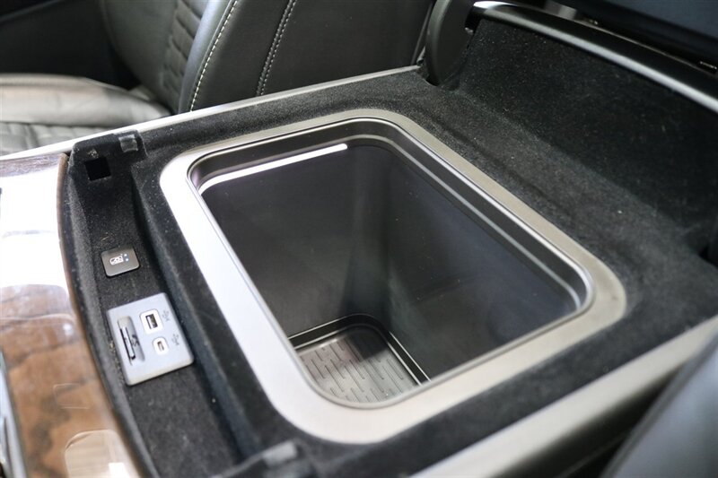2024 Cadillac Escalade Sport Platinum 1-OWNER* UNDER FACTORY WARRANTY* POWER BOARDS* NIGHT VISION* ONYX PKG* FULLY SERVICED* NEW TIRES* PANO ROOF* ROOF RACK* CROSS BARS* ALL ORIGINAL BOOKS & MANUALS & 2-KEYS - Photo 70 - Portland, OR 97230